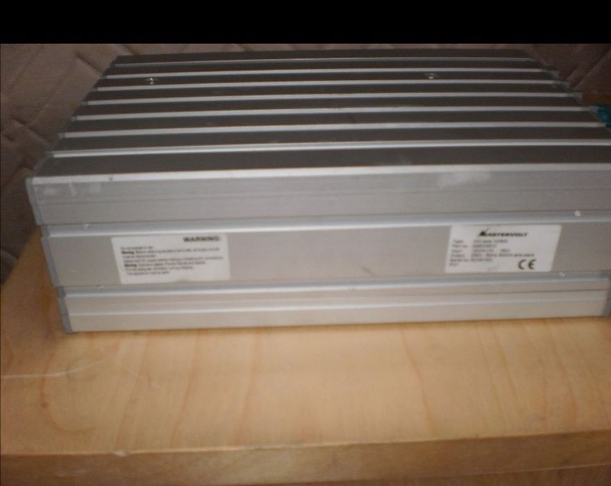 Inverter profesional 12v dc-220 v/ac-500 v continuu - Finlanda NOU

În