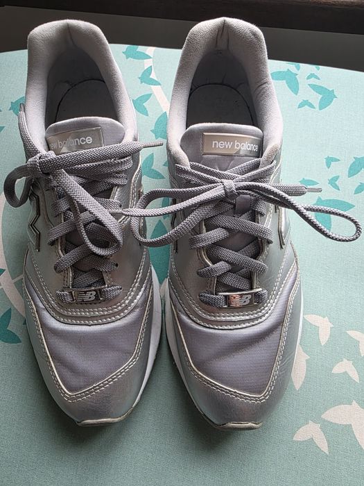 Маратонки new balance