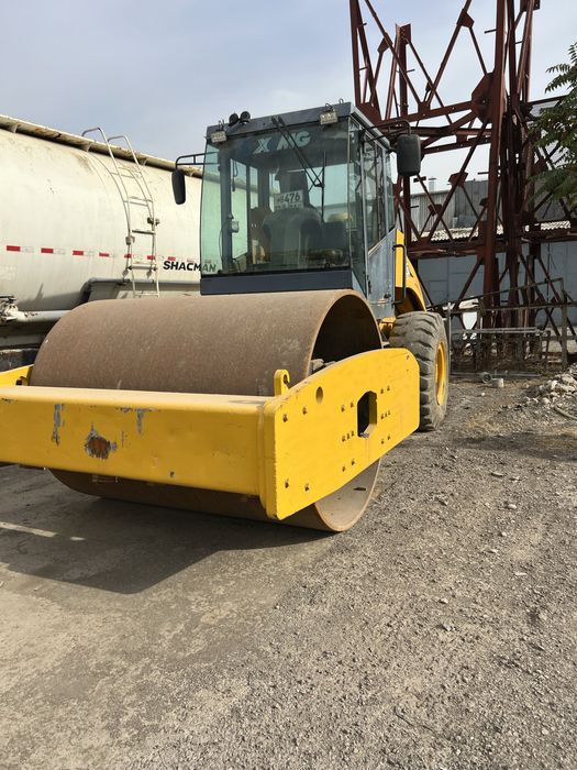 Katok sotiladi 20 tn  XCMG model X S 202.1 yili 2010 yil ishga tayor