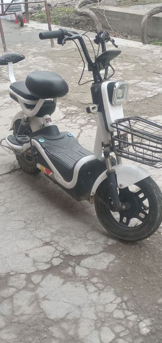 Skuter sotiladi narxi 2mln 400 ming