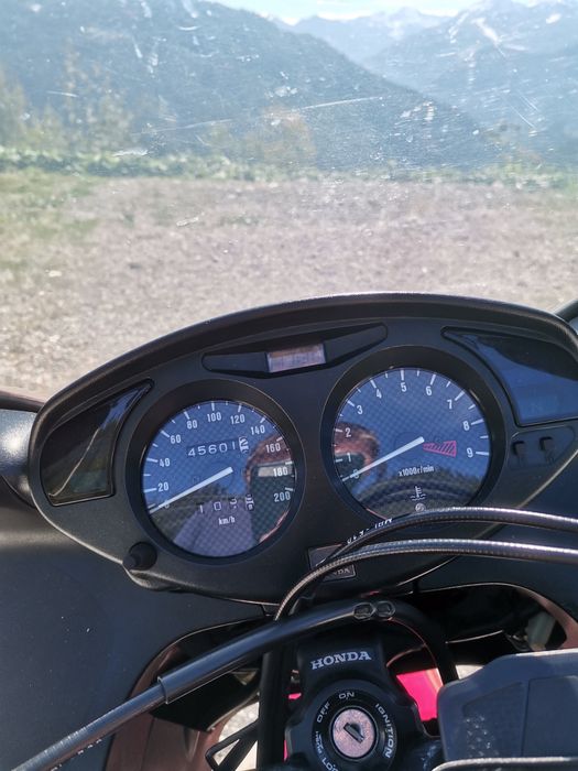 Vând Honda Deauville NT 650