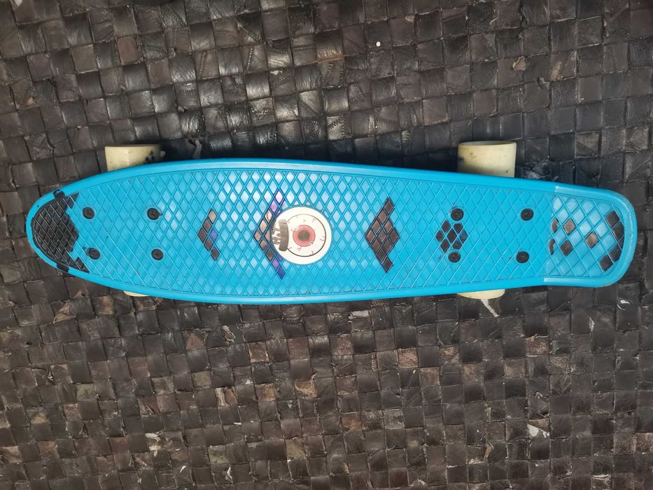 Skateboard băieți cu cască de protecție