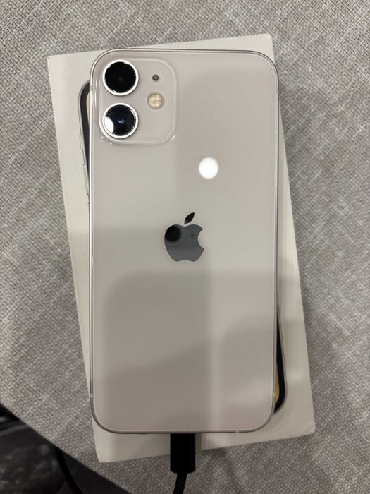 Продаю IPhone 12 mini