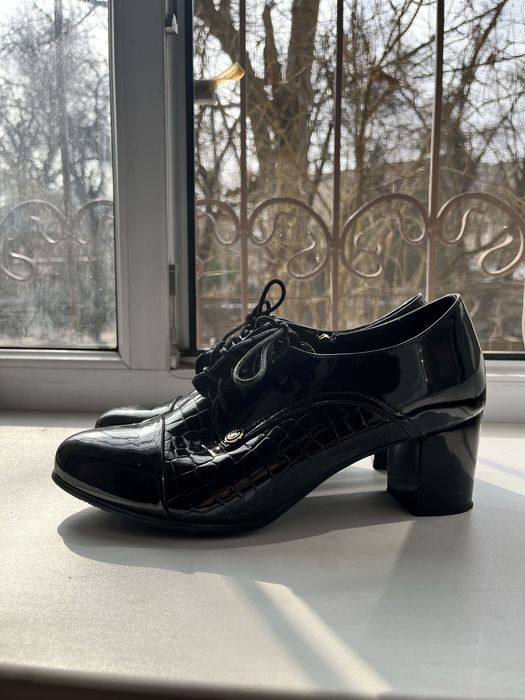 Туфли на каблуке