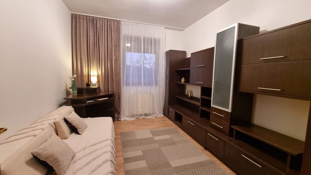 Închiriez apartament cu 3 camere, complet renovat, Complex Butterfly 1