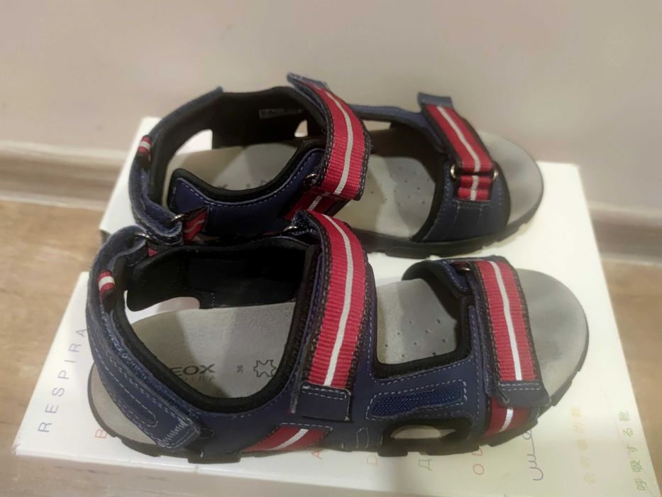 Детски сандали Geox