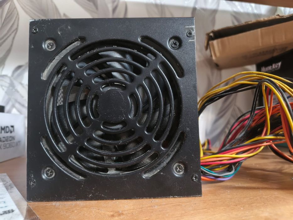 Продам Блок питания AeroCool Plus VX-650.