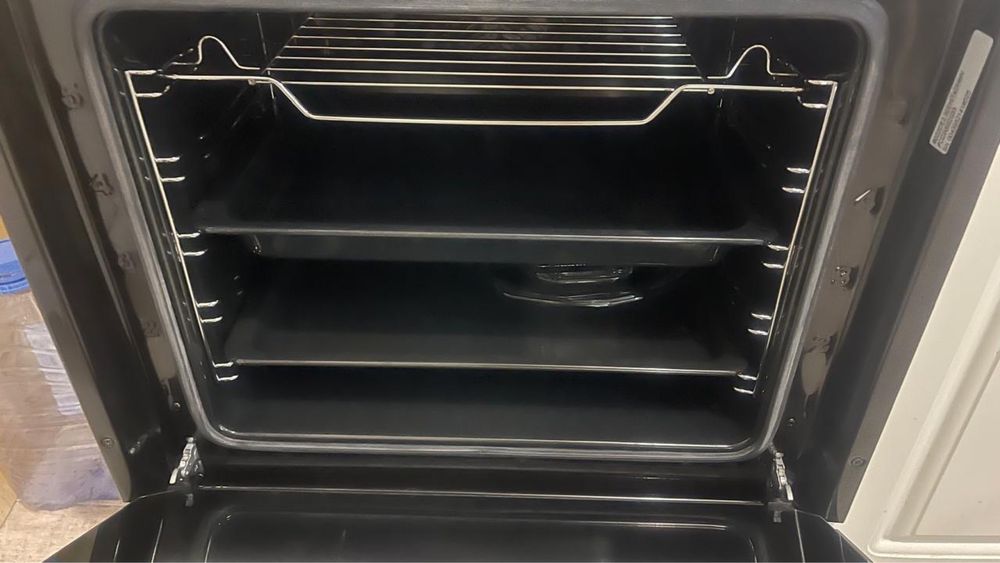 Электроплита продается срочна