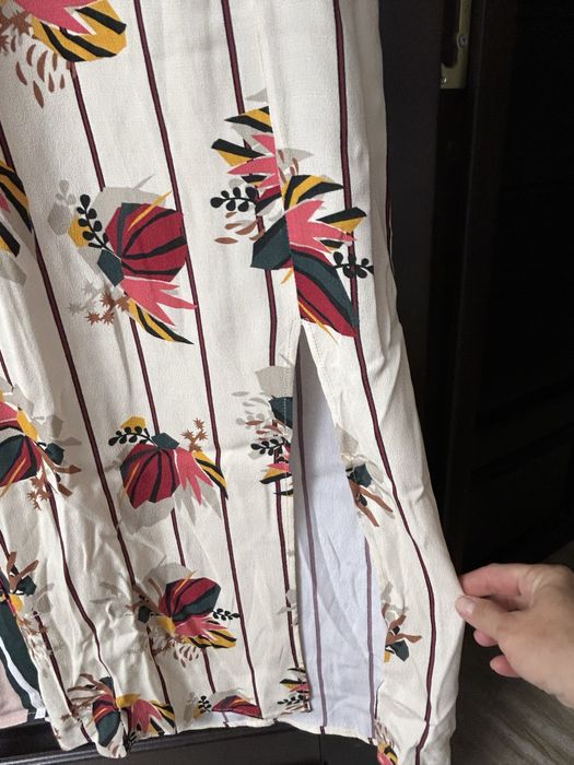 Rochie vascoza foarte frumoasa in stare foarte buna.