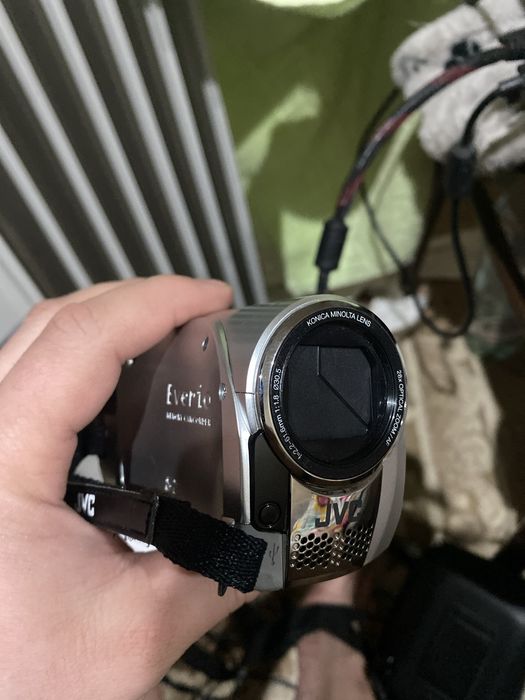 Продам камеру jvc недорого