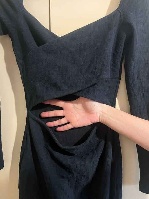 Черна рокля за повод