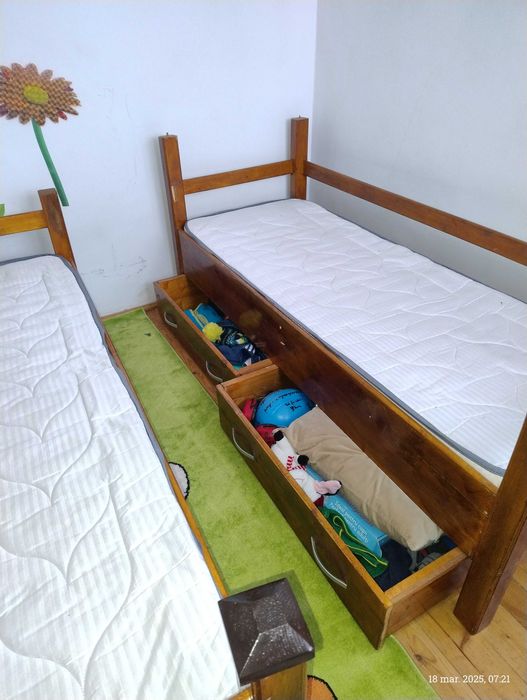 2 Paturi suprapuse  si covor pentru camera copii