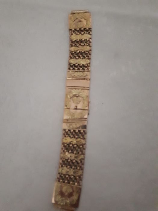 Золотой браслет комбинированный.