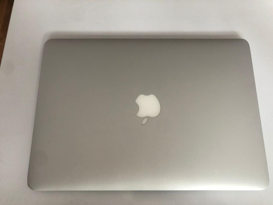 Продам ноутбук MacBook