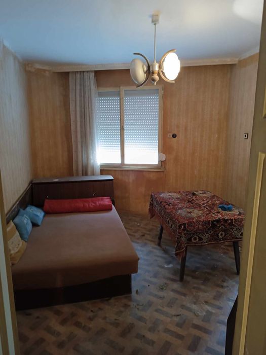 Къща на два етажа в с.Бяга