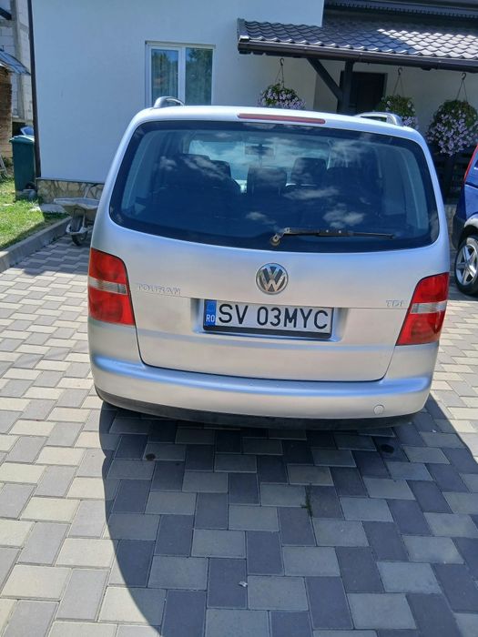 Vând Volkswagen Touran