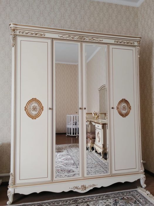 Спальный гарнитур