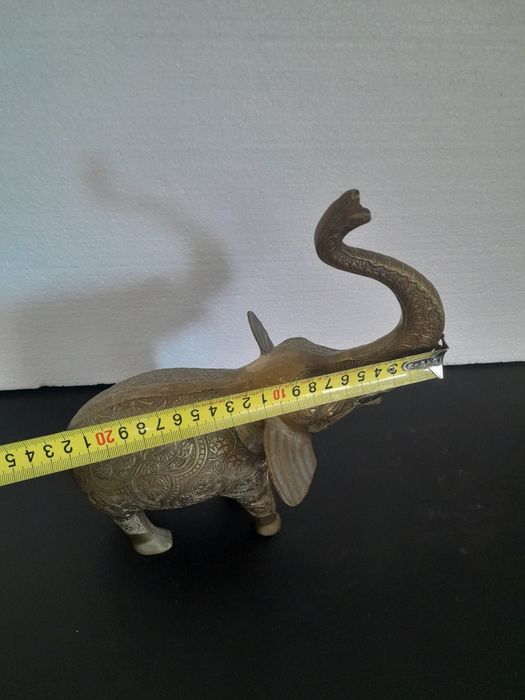 Elefant mare din bronz