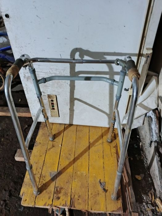 Продам ходунки взрослые