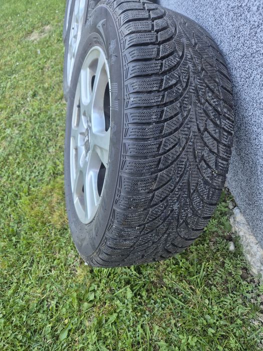 Vând jante cu cauciucuri de iarna audi