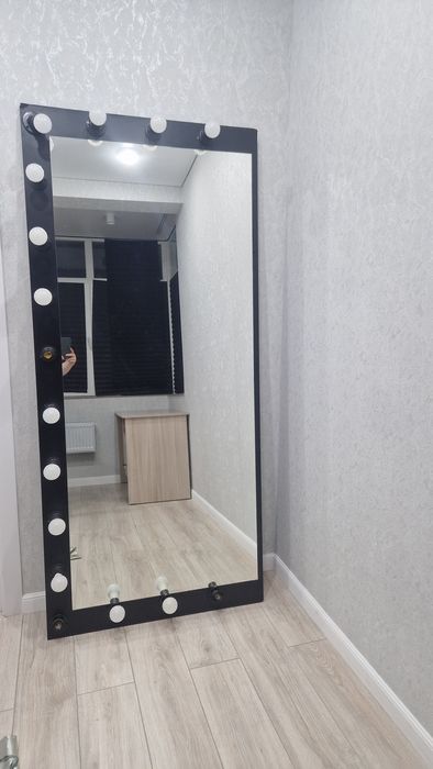 Продам зеркало для салона