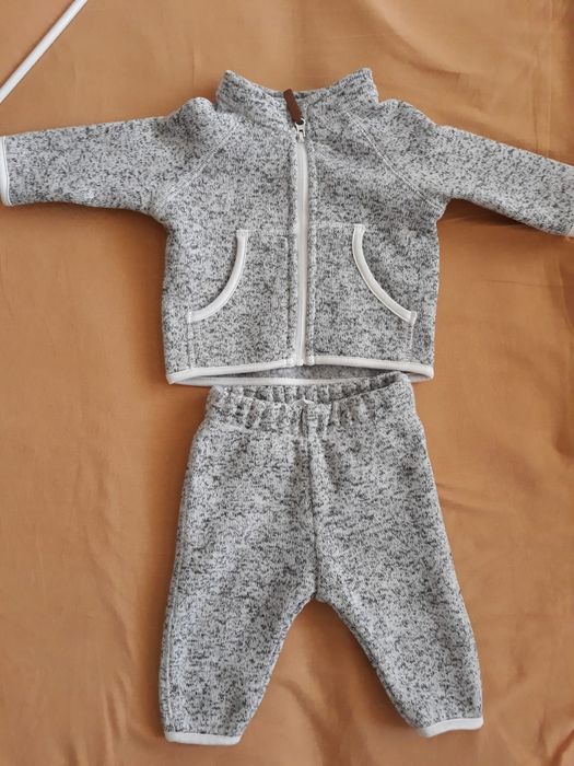 Vând set fleece 2 piese h&m marimea 56