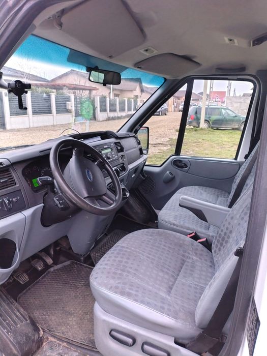 Vând Ford Transit 8+1