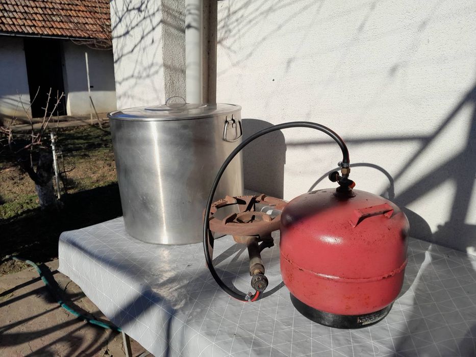 Газов котлон с газова бутилка
