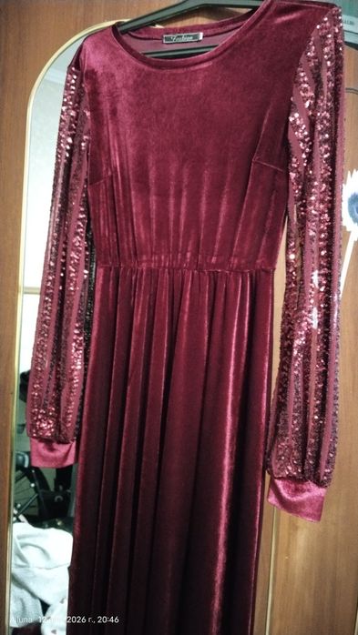 Платья на продажу, одевались один раз