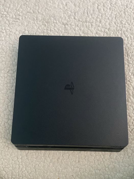 Playstation 4 slim