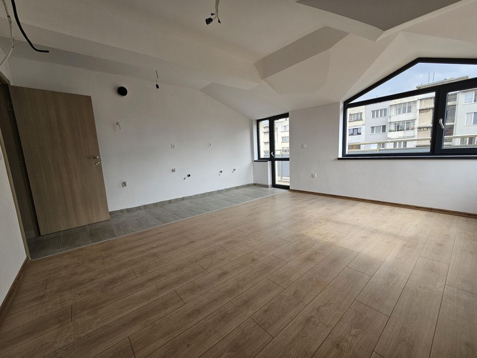 Продава се Тристаен апартамент в Пловдив, Кършияка - 105 кв.м за 1429 €/кв.м - Снимка #1