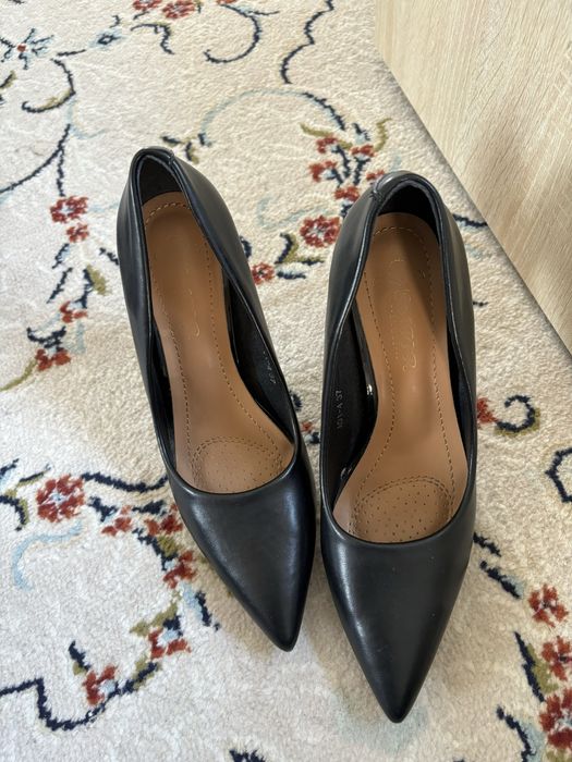 Женские туфли элегантные