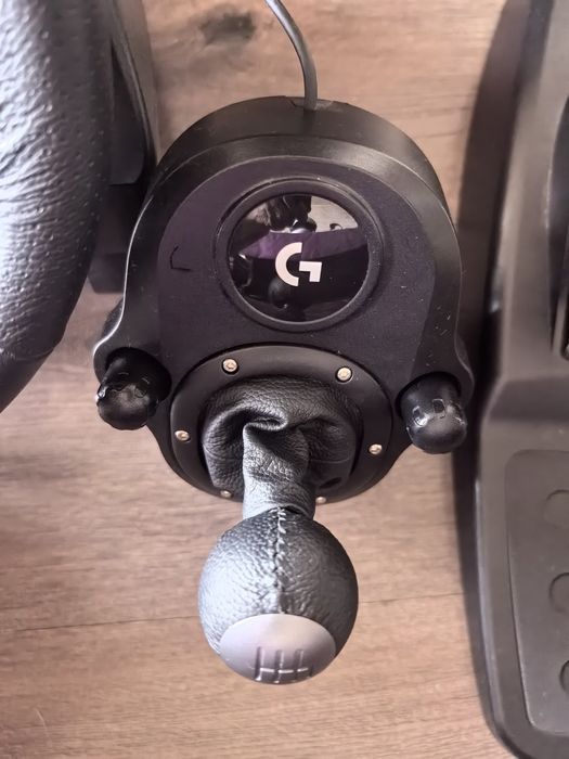 Продавам волан Logitech G29 за PS 5
