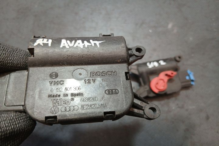 Motoras clapeta aeroterma mijloc dreapta 0132801306 8E2820511A 013280