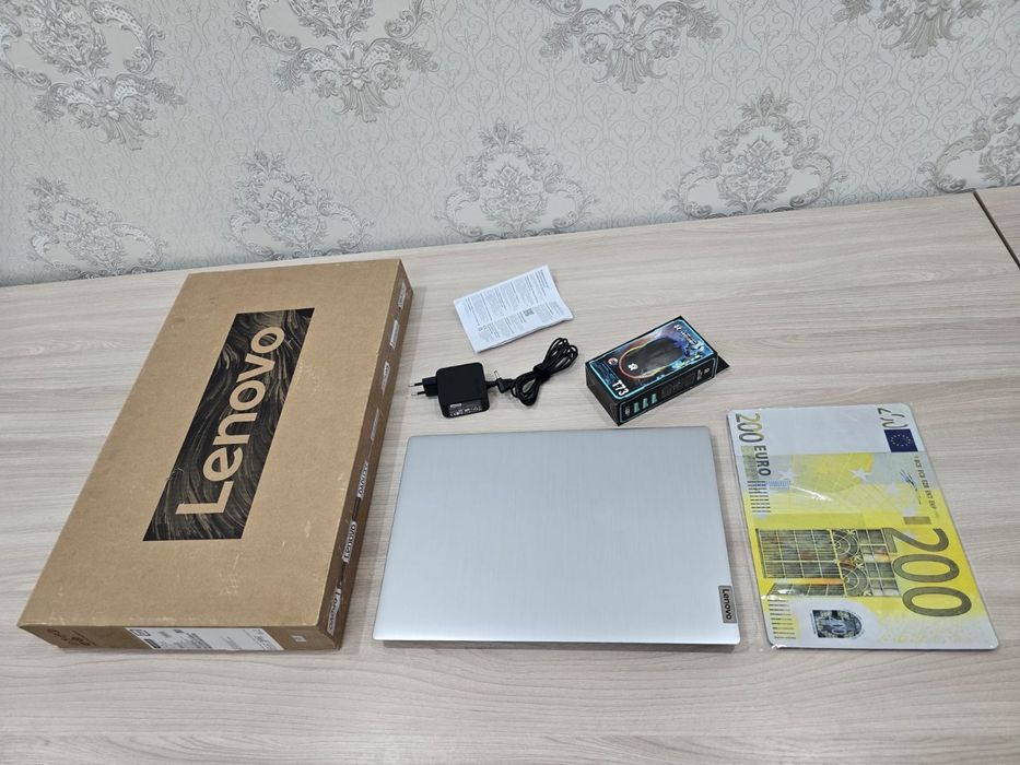 Ноутбук LENOVO 2022 года продам