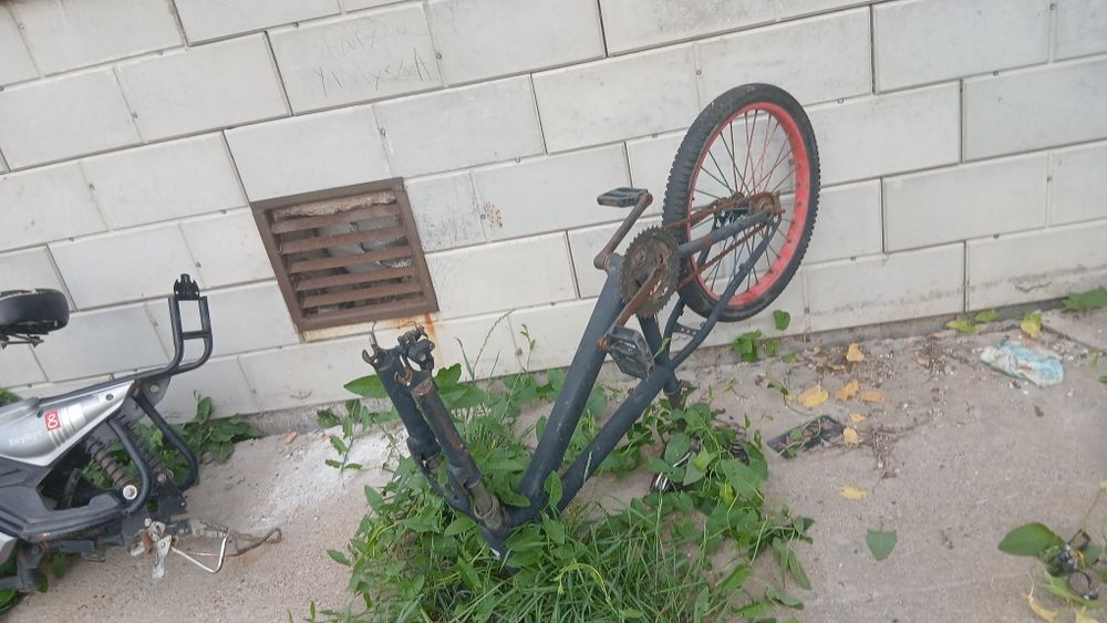 Продам запчасти на велосипеды
