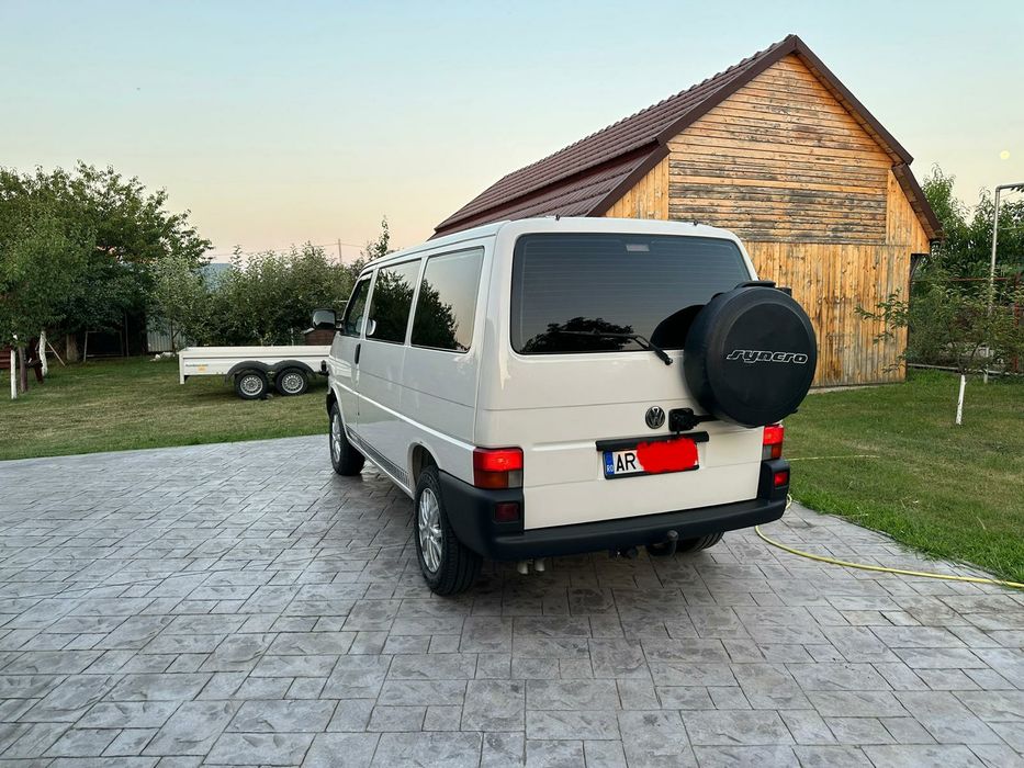 T4 2,5 syncro (7 locuri)