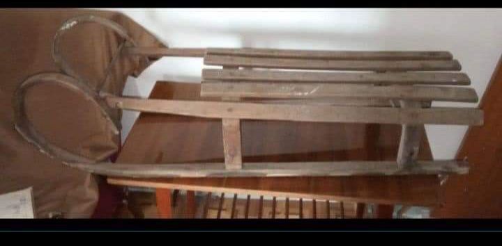 Sanie postament brad.