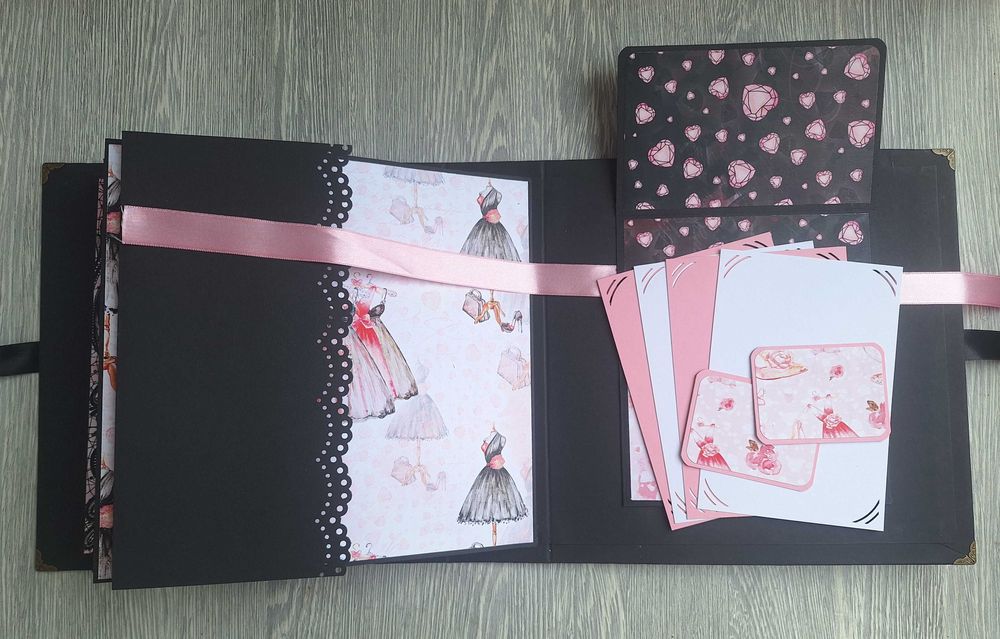 Скрапбук албум в черно и розово, ръчна изработка /23.18