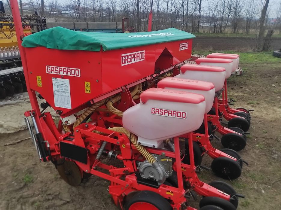 Semănătoare Gaspardo mte telescopică  calculator vând completa sau dez