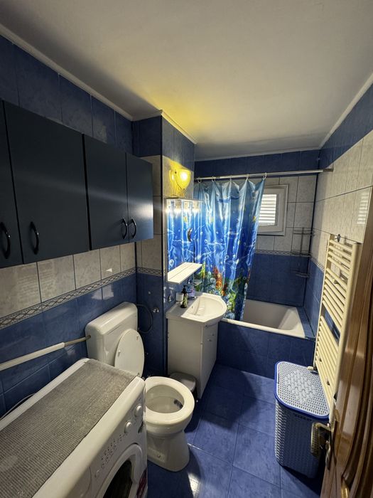 Apartament de vanzare 3 camere 2 bai cartier Tractorul 65.65 mp PROPRIETAR