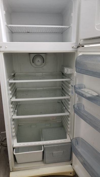 Б/У Холодильник Indesit. В рабочем состоянии