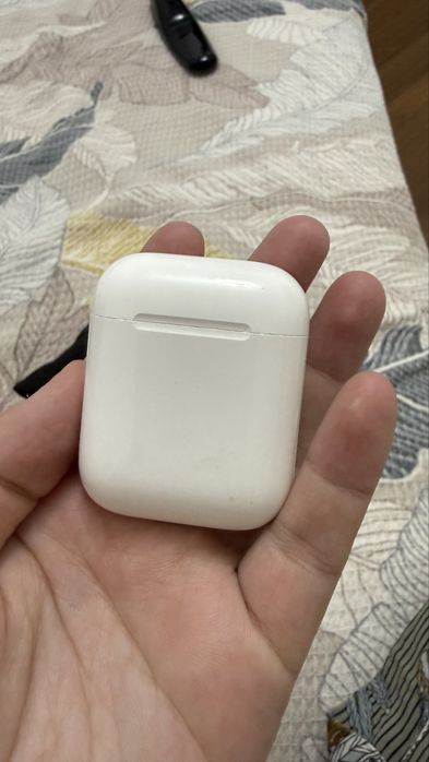 Продам наушники airpods оригинал