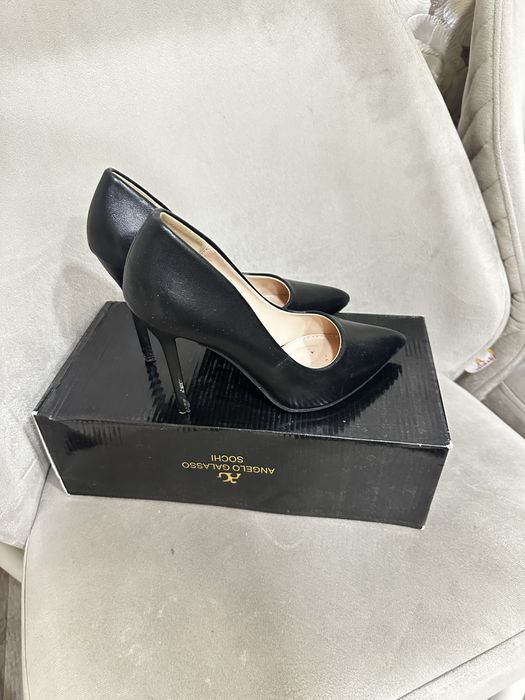 Кожаные женские туфли