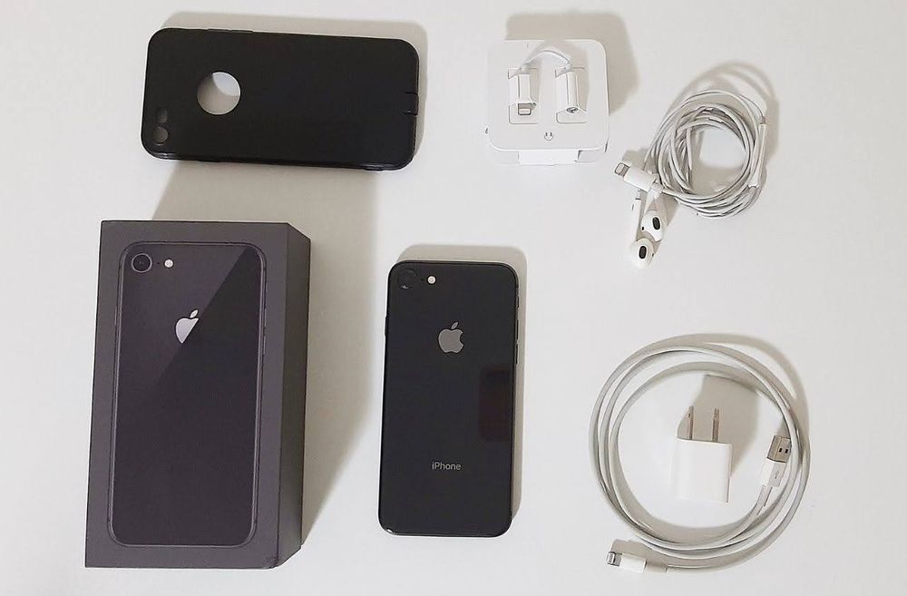 iPhone 8 продам телефон