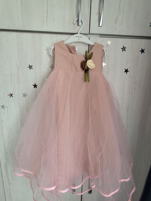 Продам нарядные детские платья