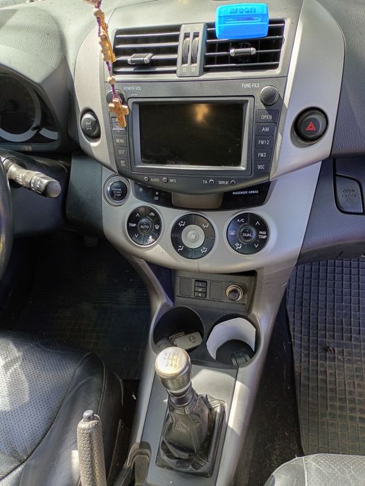 Vând Toyota RAV4 2*2 . Diesel
