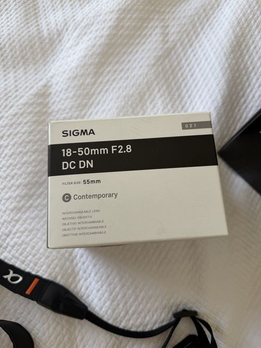 Sony 6400 + Sigma 18-50mm