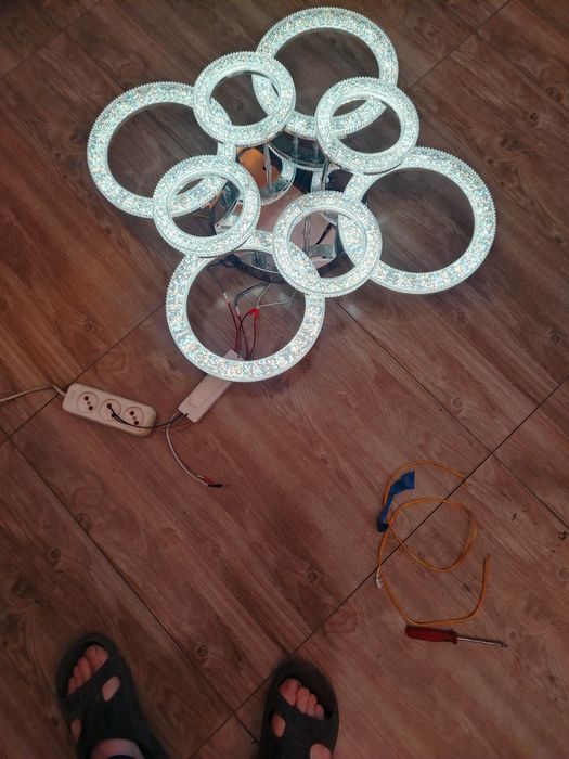 Продам люстру led