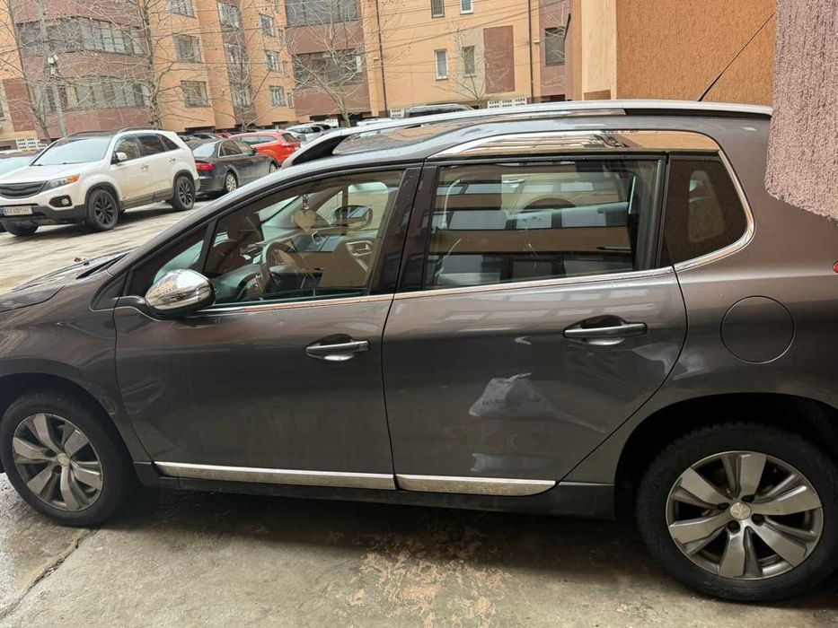 Peugeot 2008 2016 Petrol Automatic 118,000 km €8,400 Clean SUV